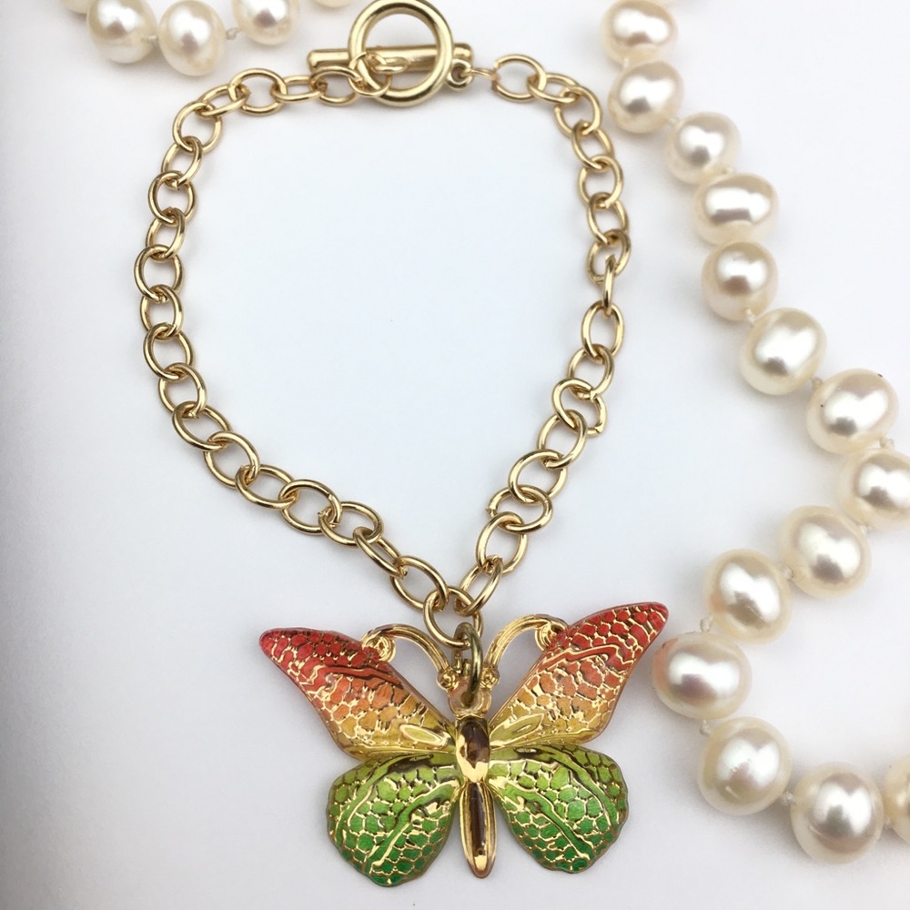 ✨ PEACEFUL STUNNING GOLD BUTTERFLY CHARM BRACELET